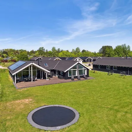 Vara - 800m From The Sea In Sealand By Interhome